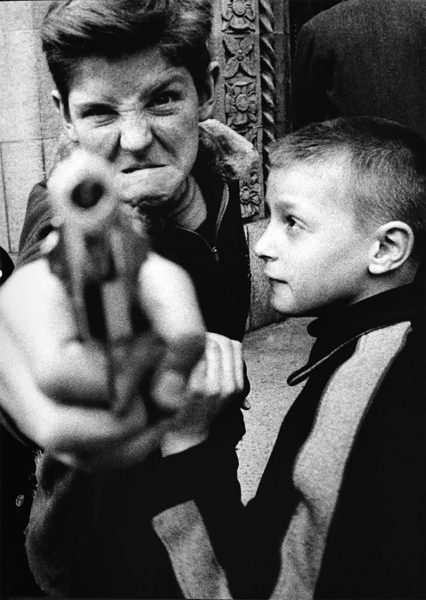 Street Portraiture is NOT Street Photography Enfant Au Revolver New York 1955 William Klein 426x600
