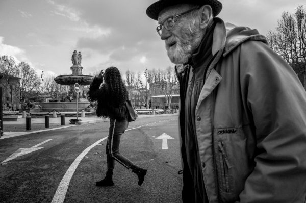 Read more about the article Street Photography Tips : Layers.